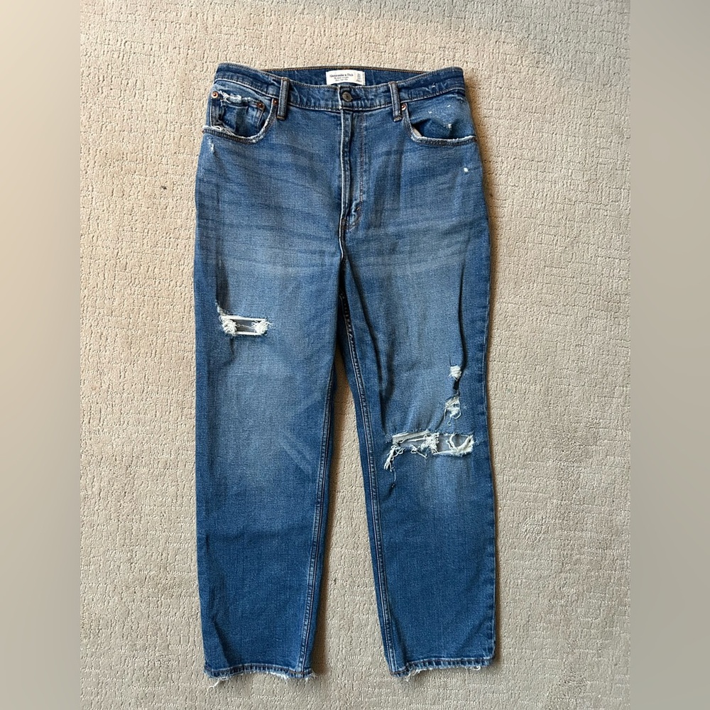 Abercrombie Ankle straight ultra high rise jeans distressed size 12 (31)